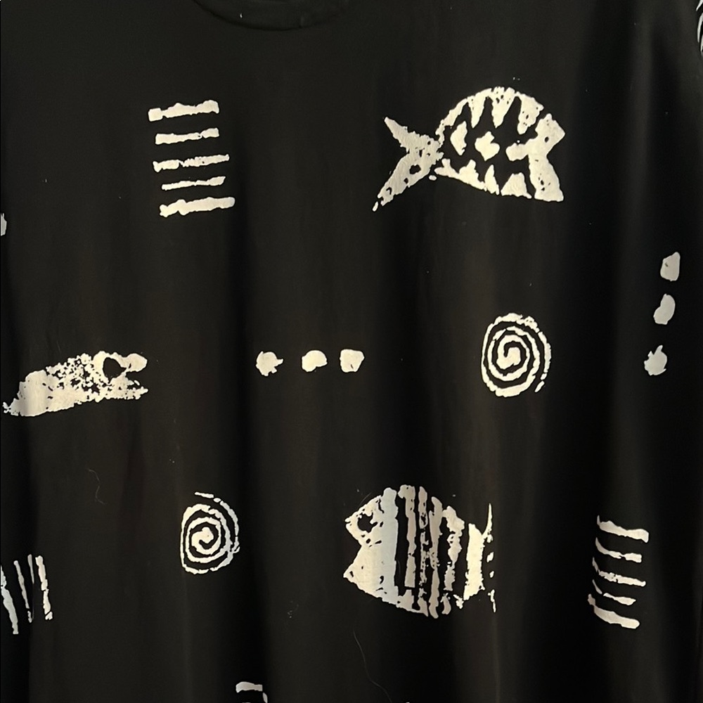 Black and White Graphic Dress - Picture 2 of 6